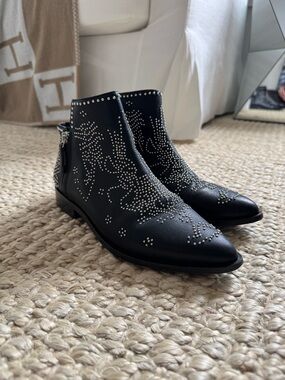 Nordstrom Black Studded Leather Ankle Booties - Mercer Edit Western brand sz 7